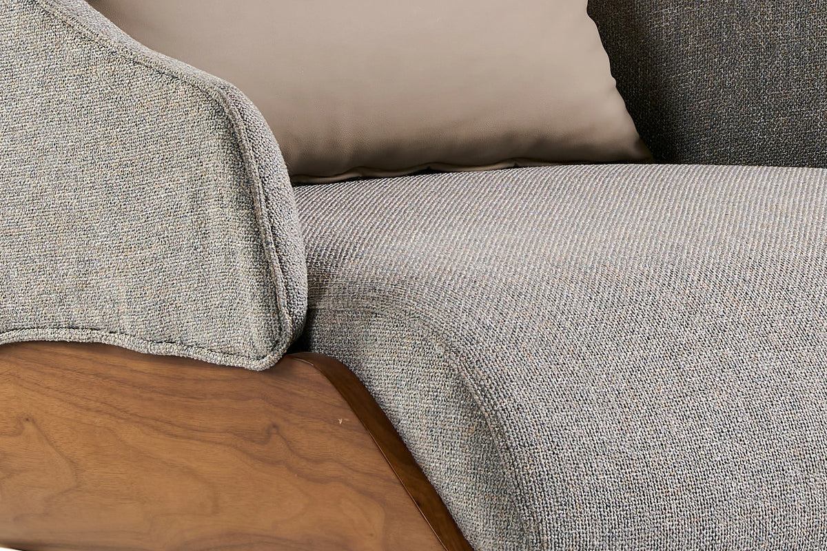 Armchair Hold