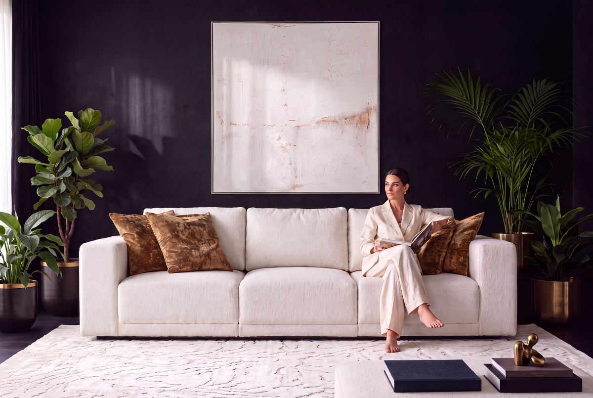 Bella sofa in off-white fabric